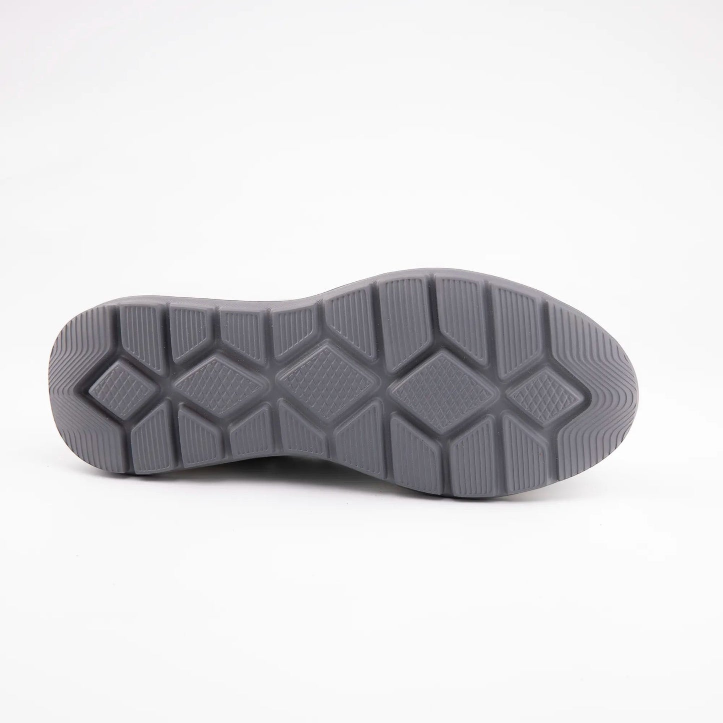 MrCalvano Comfort Walk sneaker modelinin kaymaz ve darbe emici özellikli gri renkli ergonomik dış taban yapısı