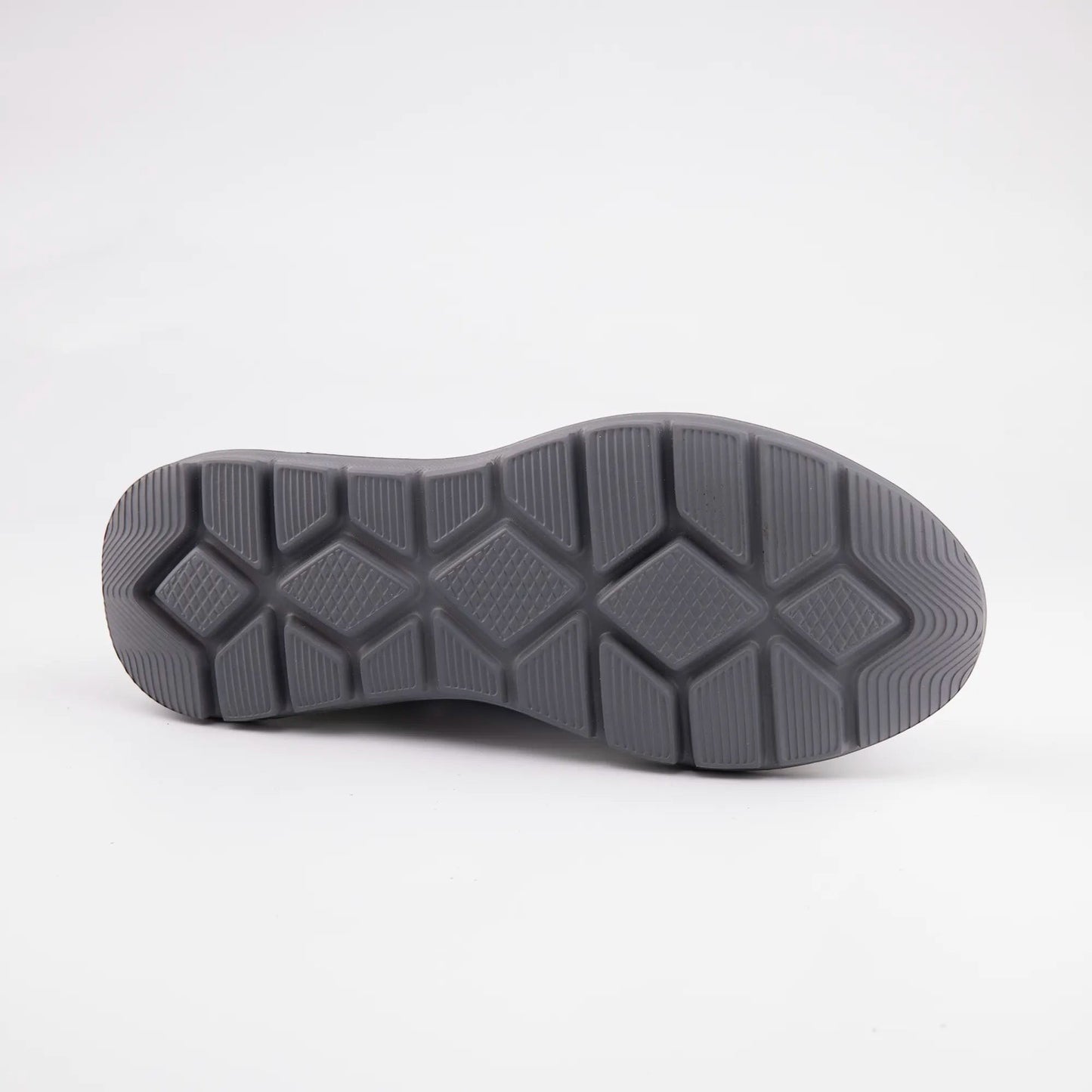 MrCalvano Comfort Walk sneaker modelinin kaymaz taban yapısını gösteren gri renkli ergonomik ayakkabı tabanı
