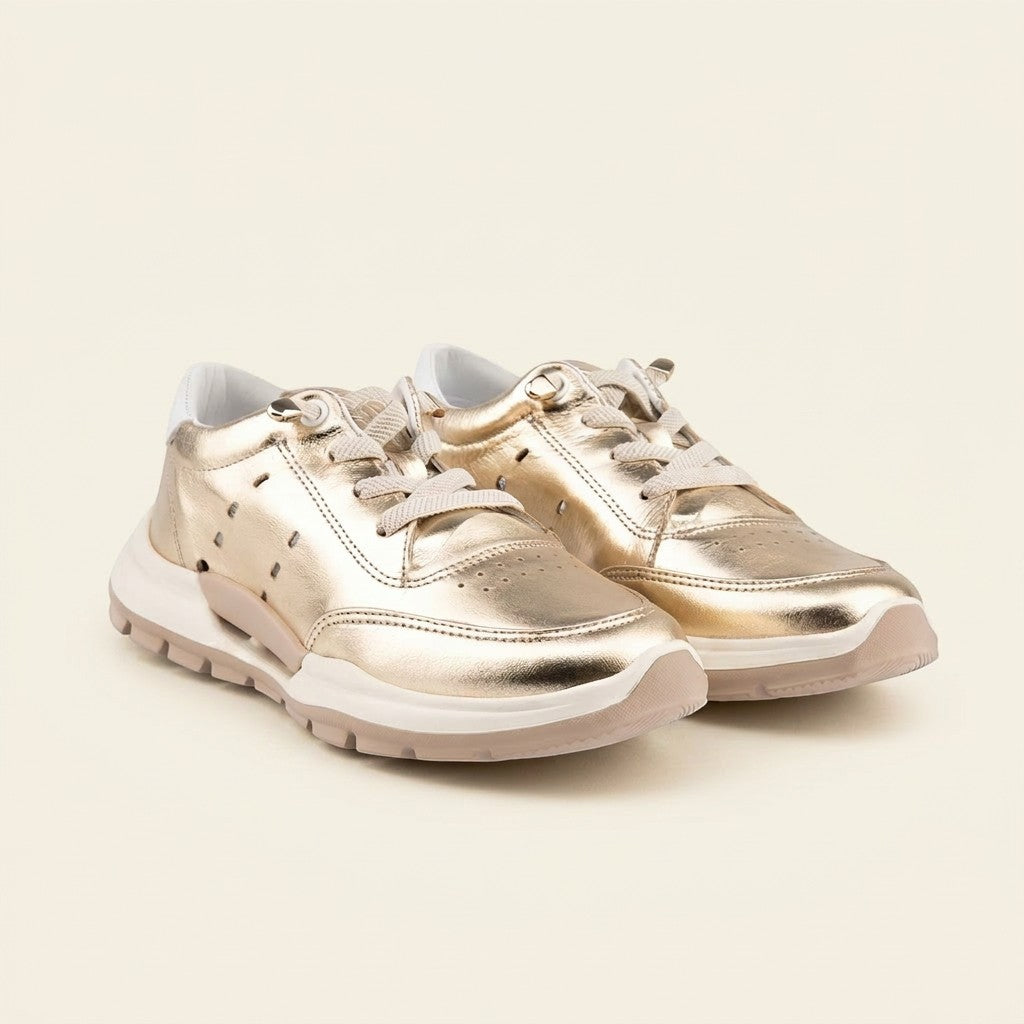 MrCalvano Comfort Walk altın rengi deri sneaker, bağcıklı tasarım ve kalın tabanlı modern günlük ayakkabı
