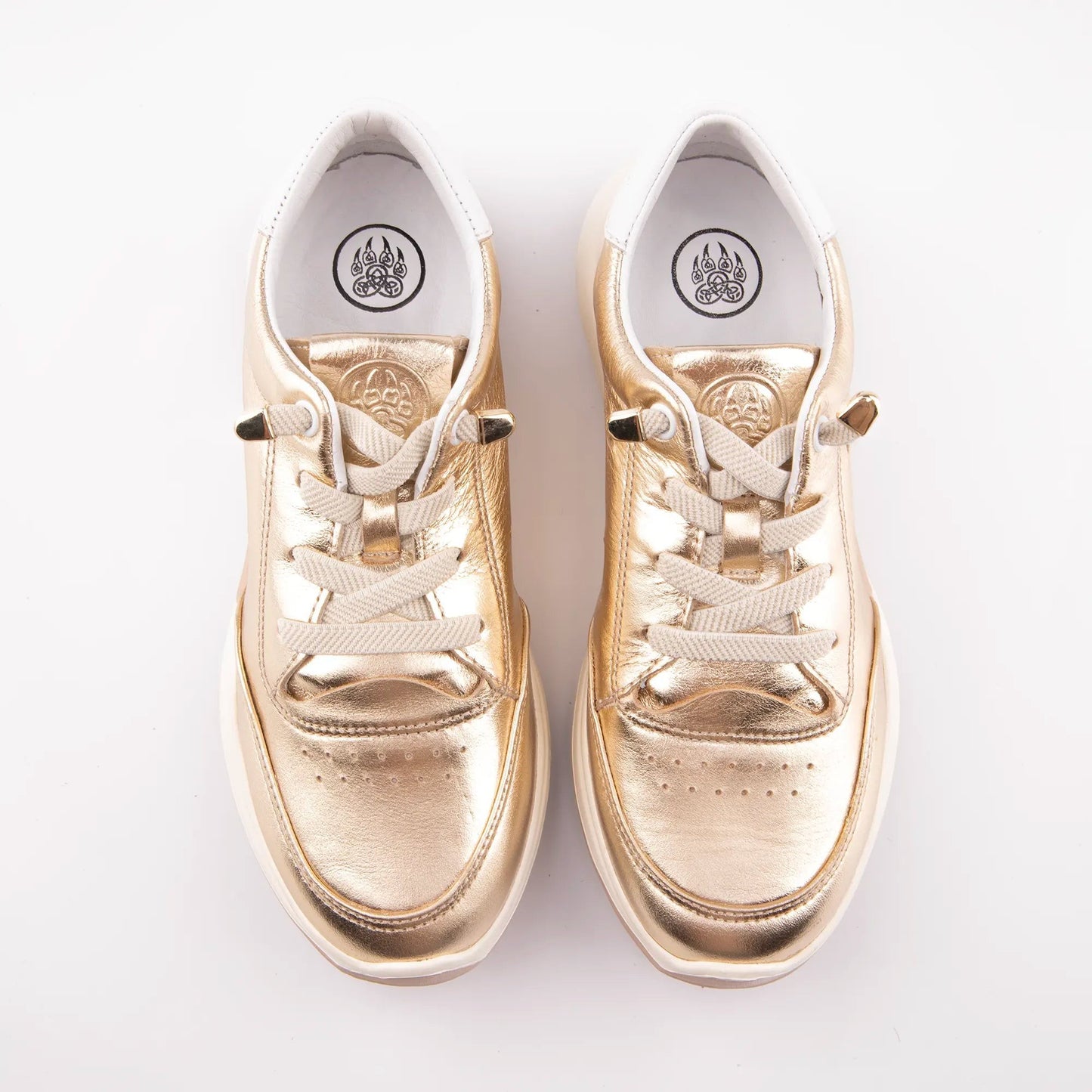 MrCalvano Comfort Walk altın rengi deri sneaker, bağcıklı tasarım ve beyaz taban detaylı şık günlük spor ayakkabı.