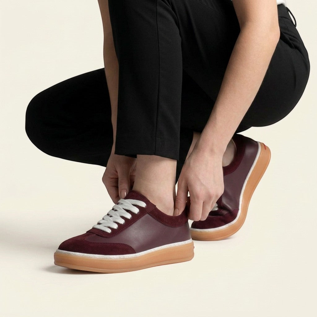 MrCalvano Urban Retro bordo deri ve süet detaylı, beyaz bağcıklı, kauçuk tabanlı günlük şık sneaker modeli