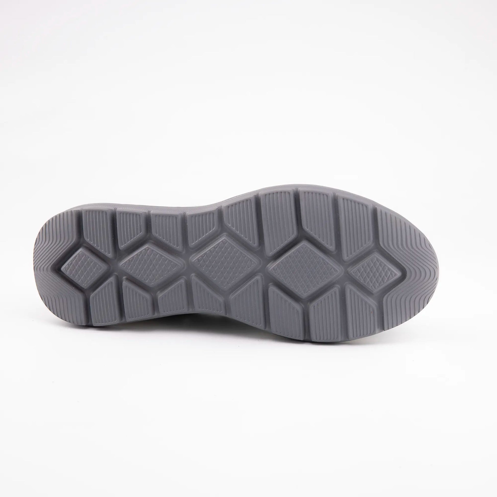 MrCalvano Comfort Walk sneaker modelinin kaymaz ve darbe emici özellikli gri renkli ergonomik dış taban yapısı