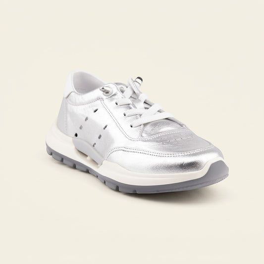 MrCalvano Comfort Walk gümüş renkli, deri, bağcıklı, delikli detaylara sahip modern ve konforlu günlük sneaker ayakkabı