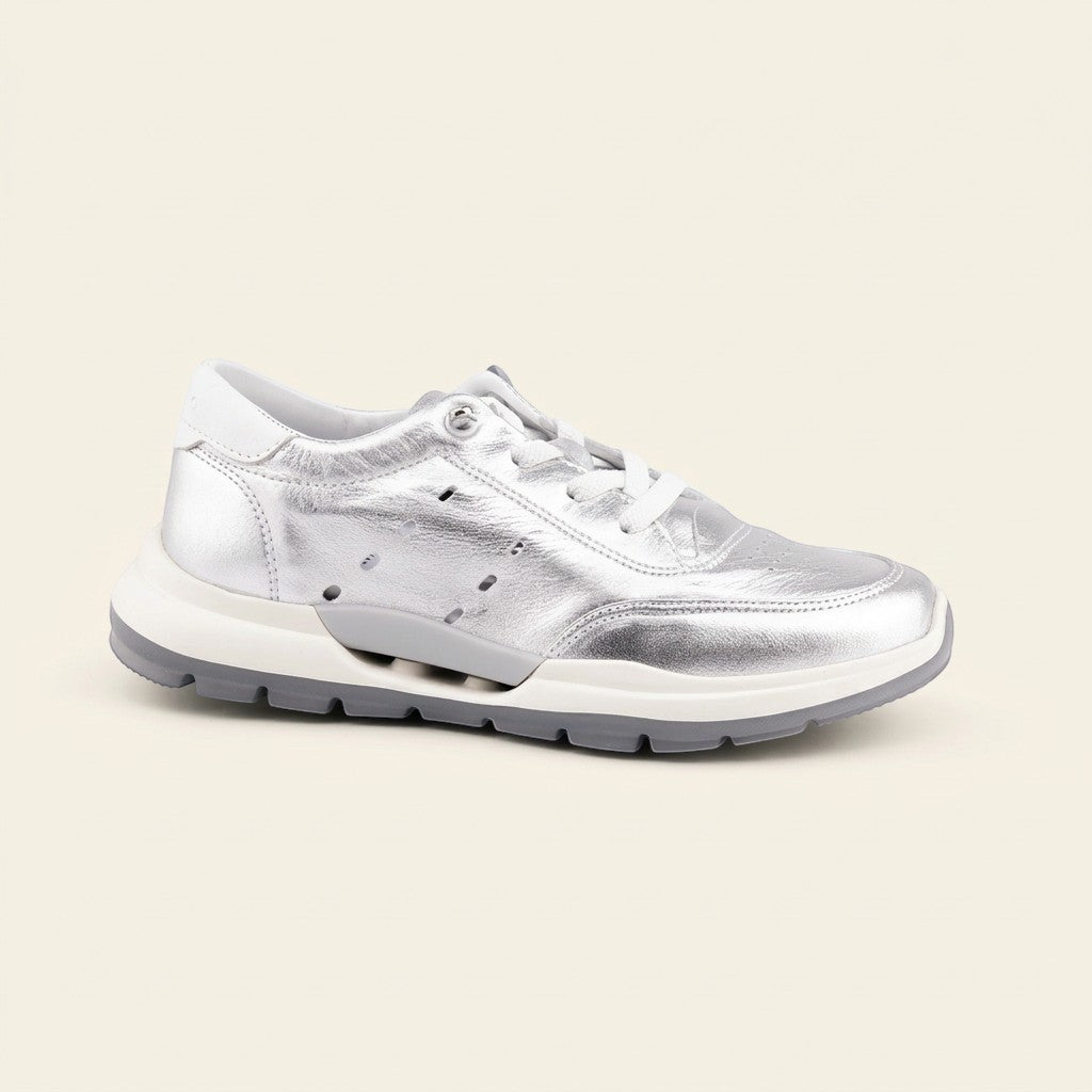 MrCalvano Comfort Walk gümüş renkli, deri, bağcıklı ve ergonomik tabanlı modern günlük sneaker ayakkabı