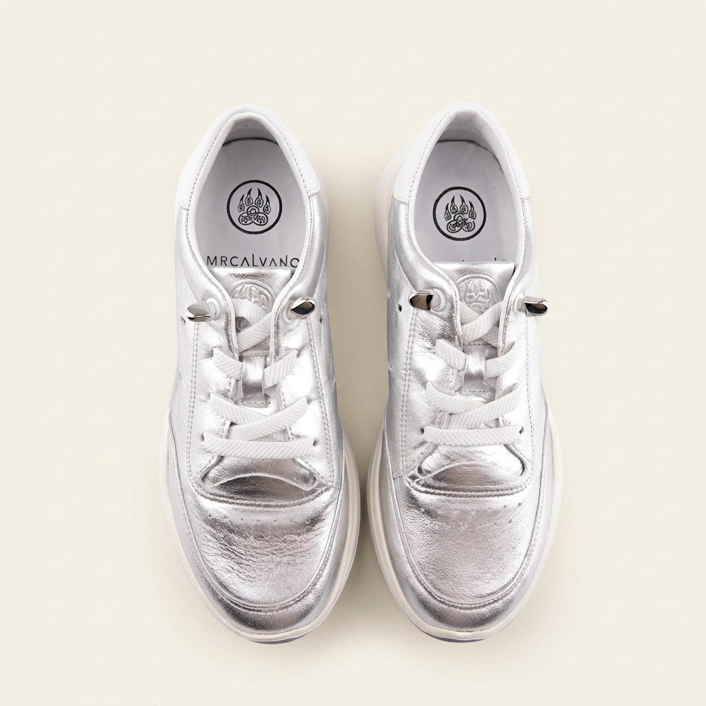 MrCalvano Comfort Walk gümüş renkli, bağcıklı, deri detaylı modern kadın sneaker ayakkabı