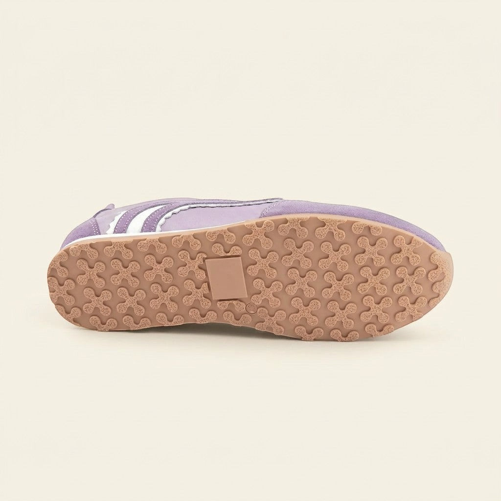 MrCalvano Pure Motion lila süet sneaker, desenli kauçuk taban yapısı ve yan detaylarıyla günlük şık tasarım