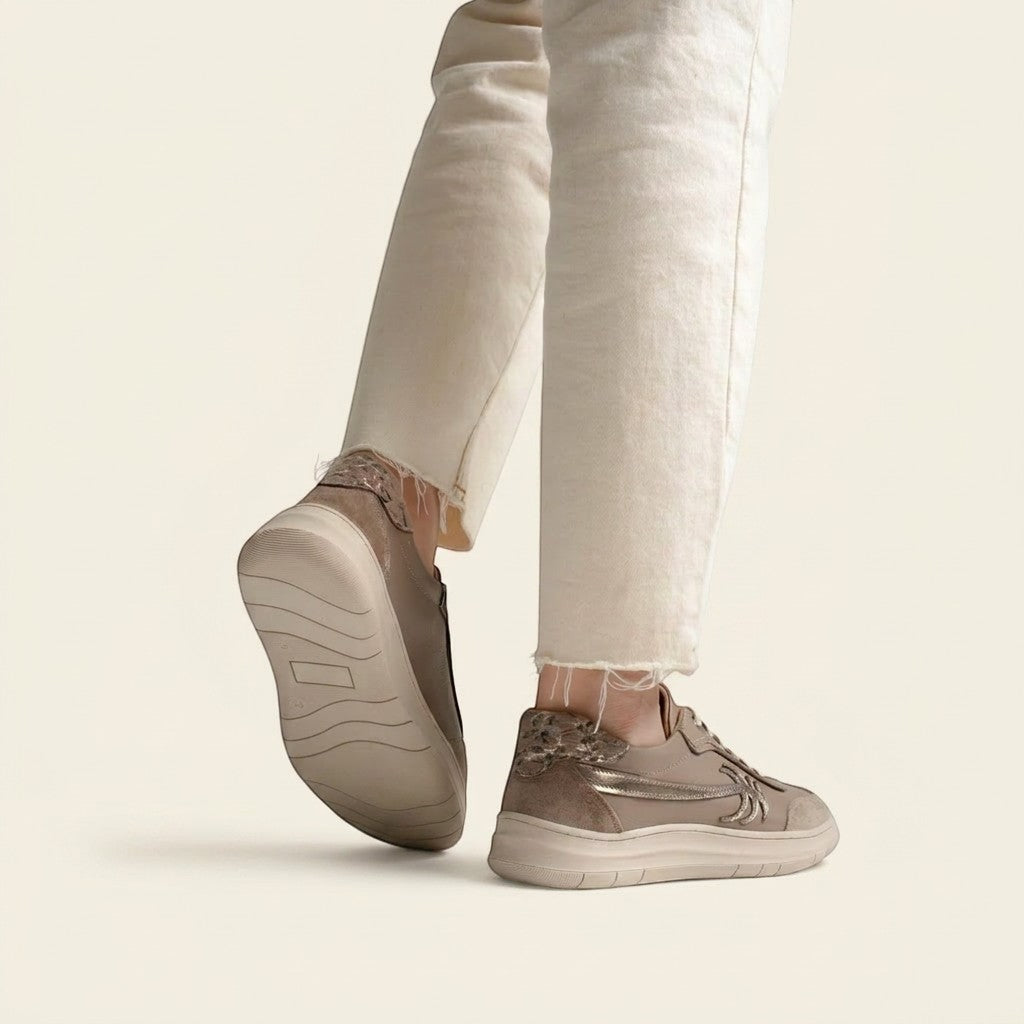 MrCalvano Palm Spring kum beji deri ve süet detaylı, modern tasarımlı günlük kadın sneaker ayakkabı