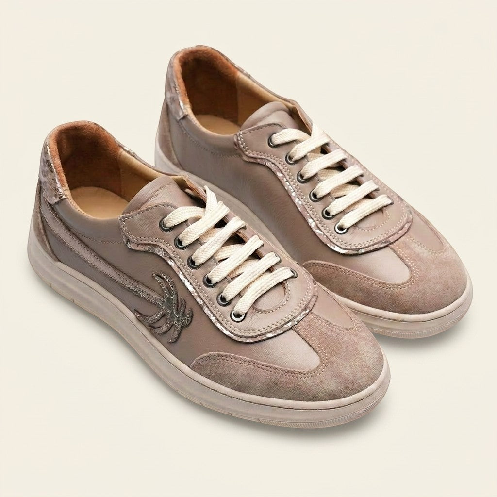 MrCalvano Palm Spring kum beji renginde, deri ve süet detaylı, yan kısmında palmiye işlemesi bulunan bağcıklı sneaker.