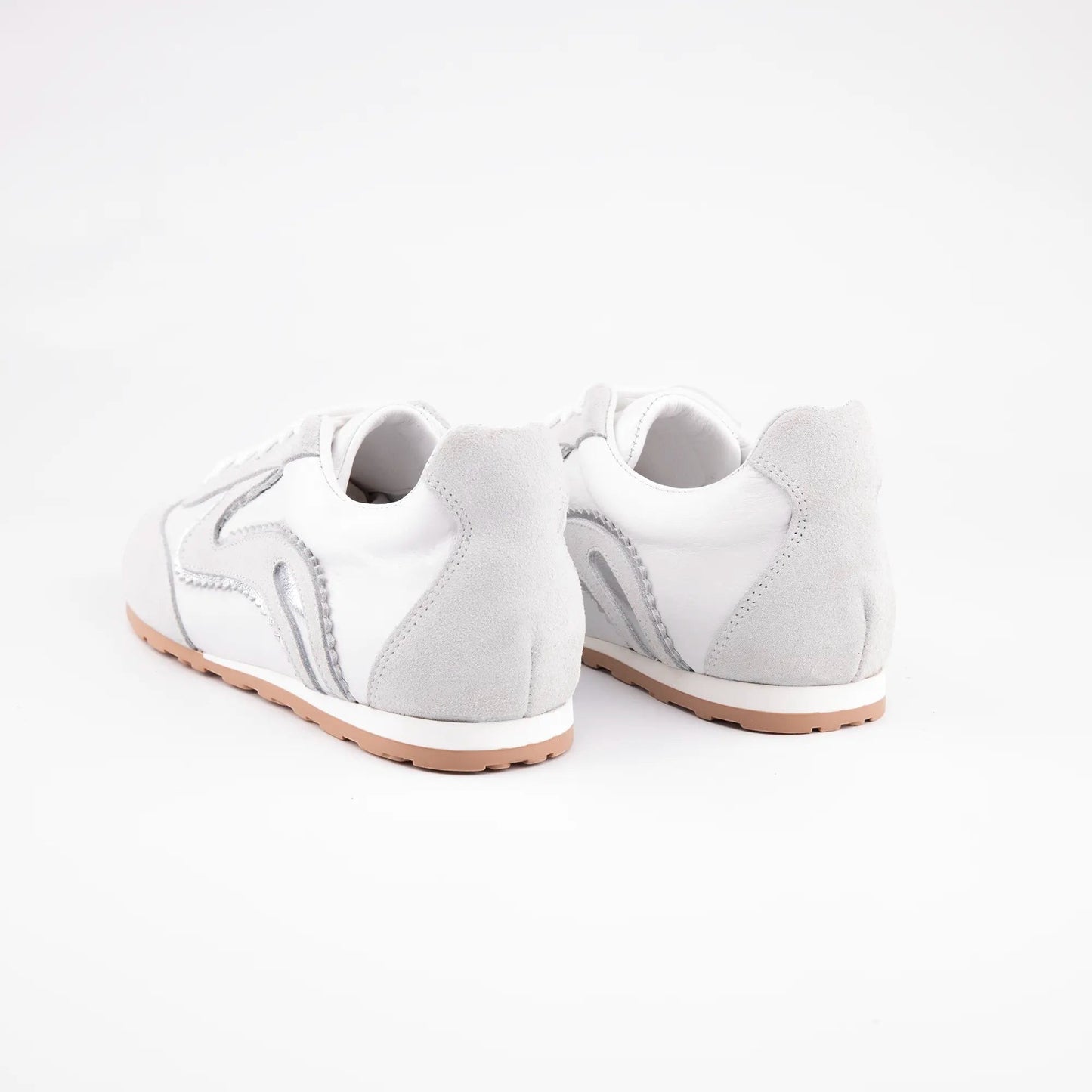 MrCalvano Pure Motion beyaz deri ve süet detaylı, konforlu tabanlı modern sneaker modeli