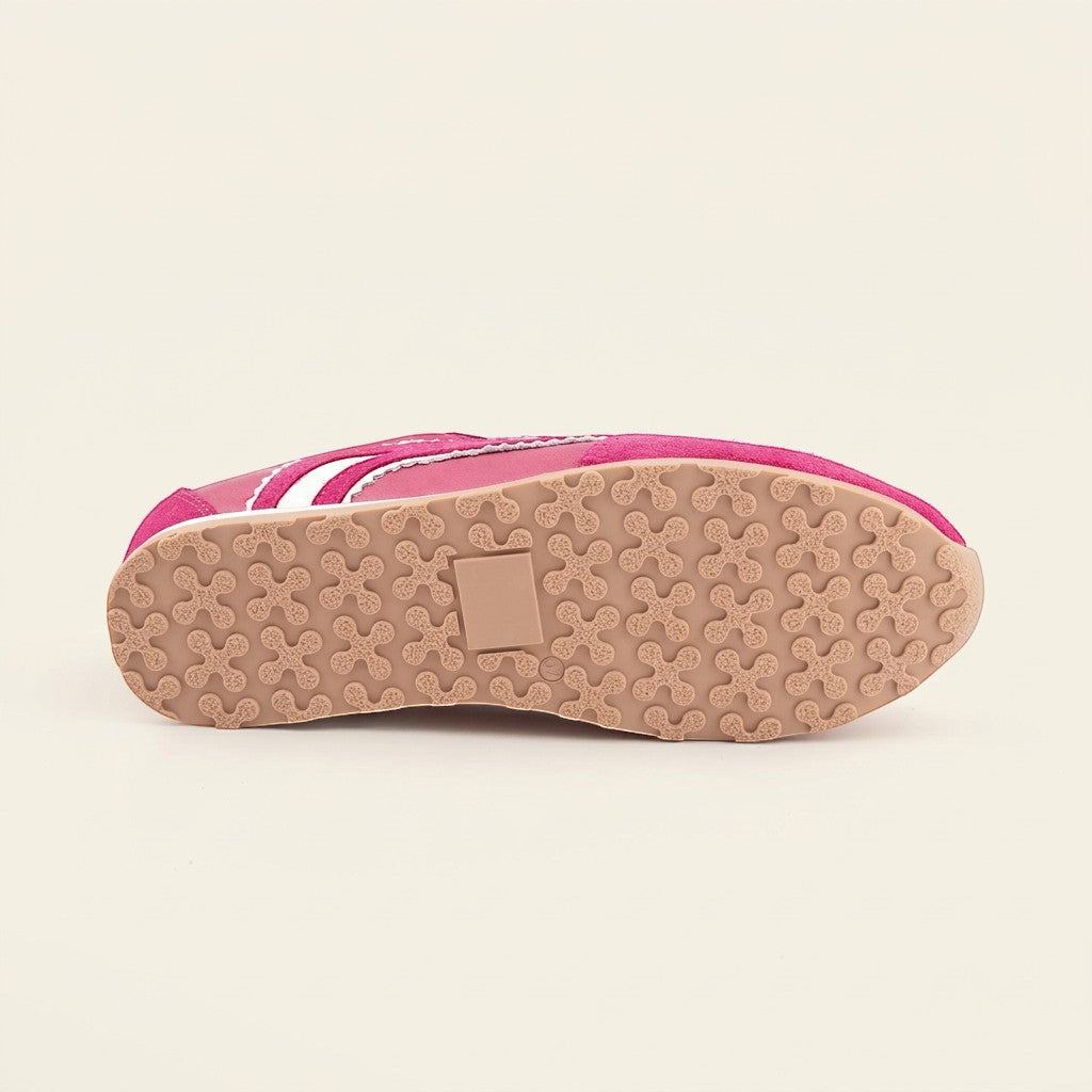 MrCalvano Pure Motion fuşya pembe süet sneaker ayakkabının desenli kauçuk taban yapısı ve yan profili