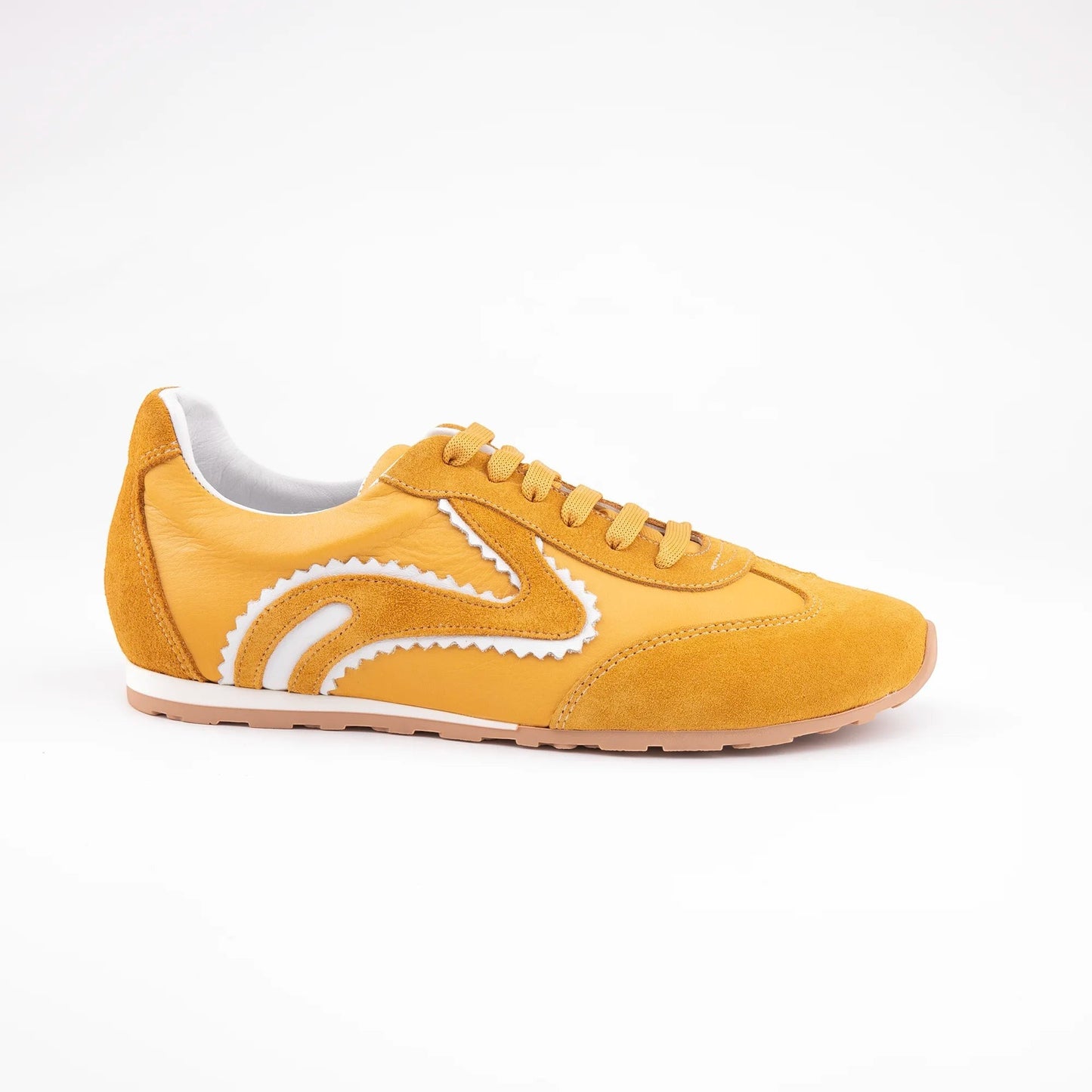 MrCalvano Pure Motion hardal sarısı deri ve süet detaylı, beyaz zikzak süslemeli modern günlük sneaker