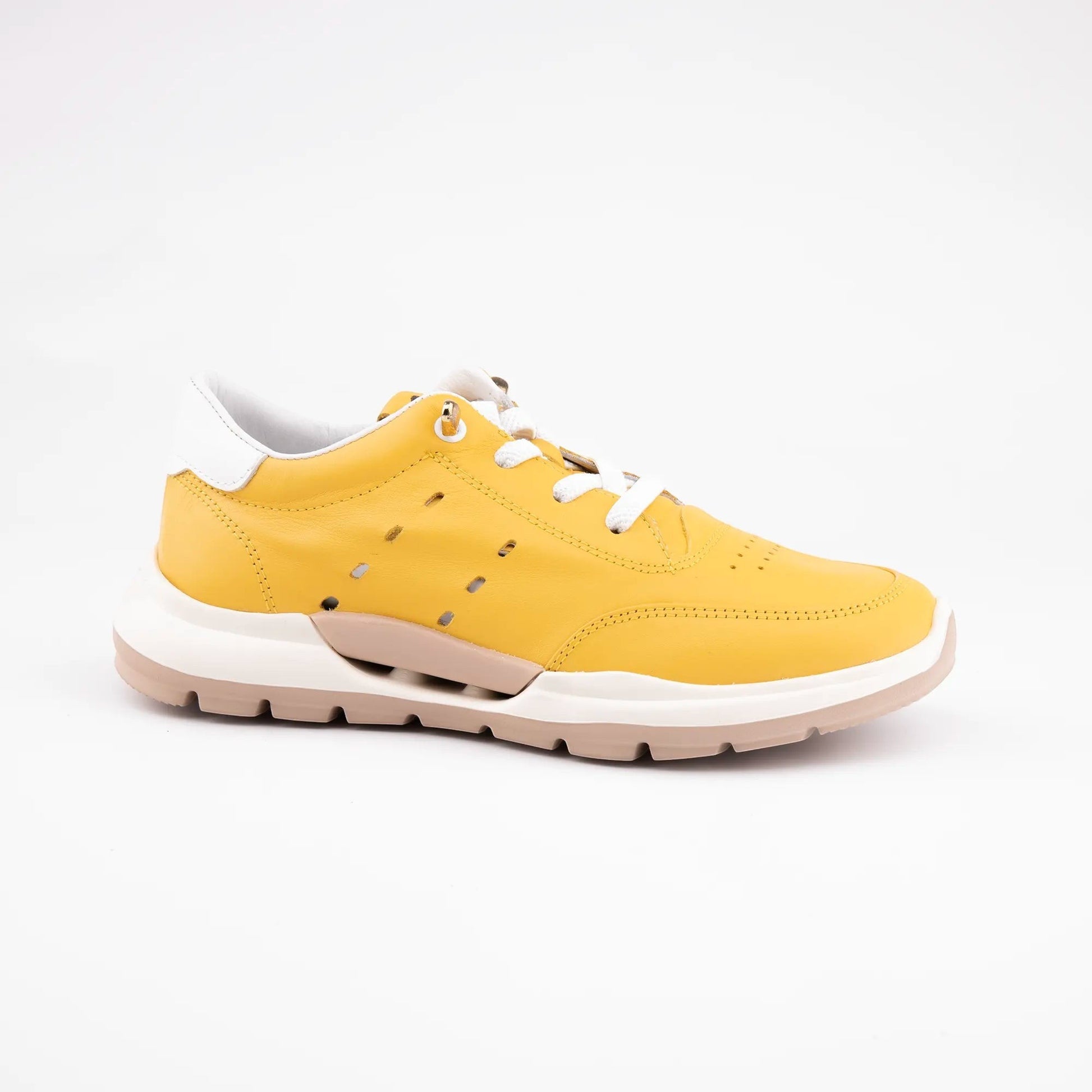 MrCalvano sarı deri sneaker, beyaz bağcıklı ve kalın tabanlı, günlük kullanıma uygun modern tasarım ayakkabı.