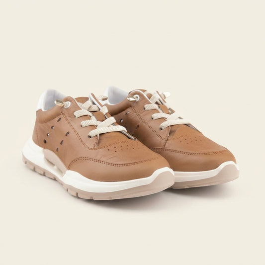 MrCalvano Comfort Walk taba rengi deri sneaker, yan kısımlarında hava alan delikli detaylara sahip bağcıklı spor ayakkabı